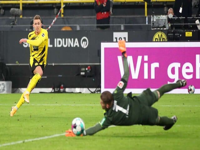 Soi kèo nhà cái trận Dortmund vs Stuttgart, 12/12/2020