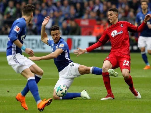 Soi kèo nhà cái trận Schalke vs Freiburg, 17/12/2020