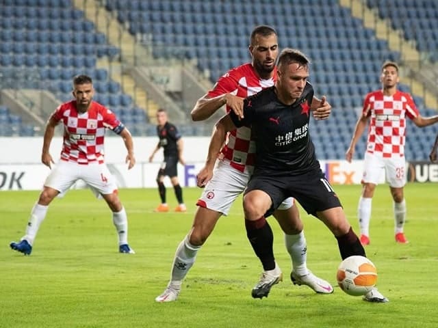 Soi kèo nhà cái trận Slavia Praha vs Hapoel Be'er Sheva, 04/12/2020